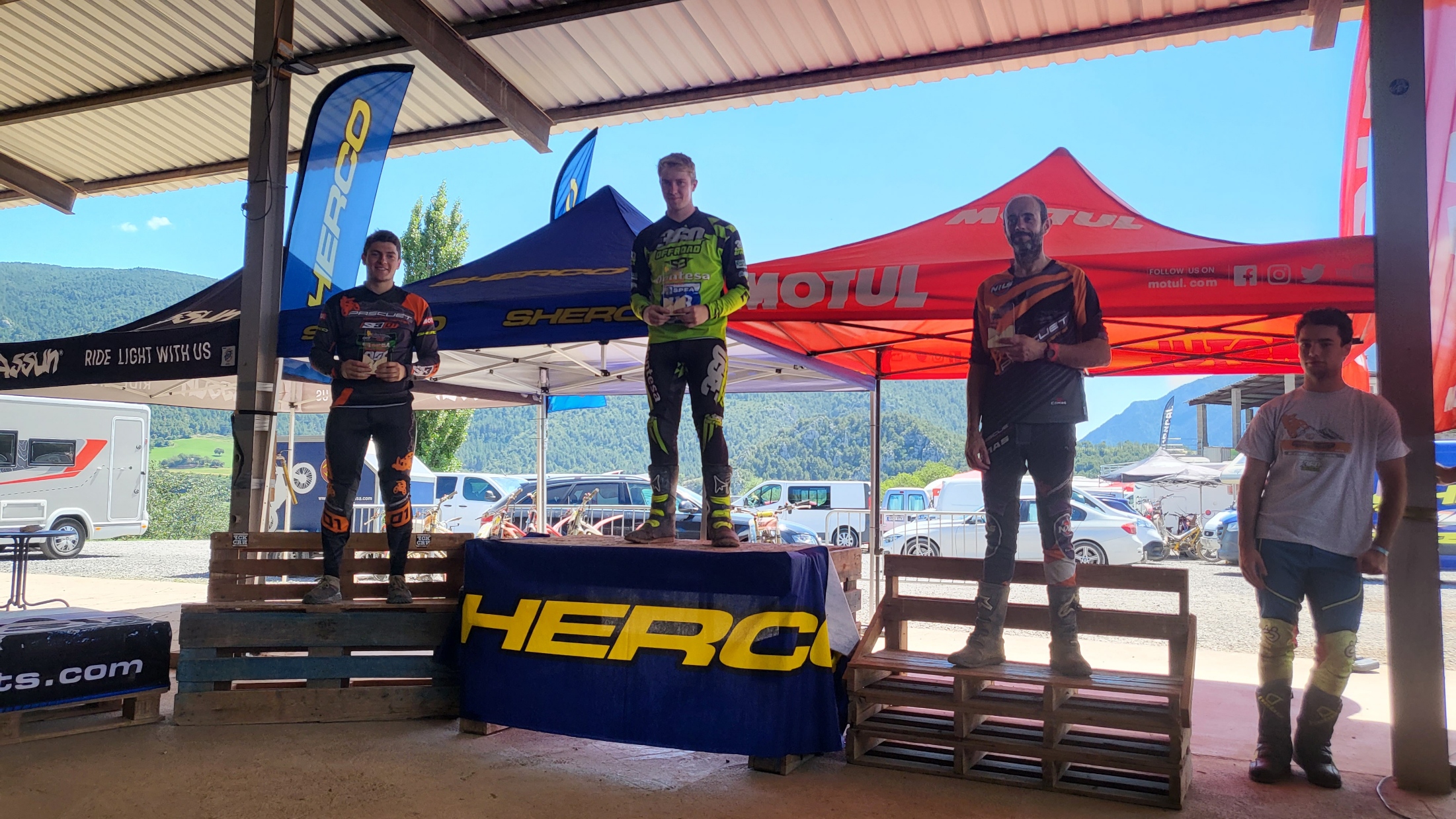 Podium categoría rojos